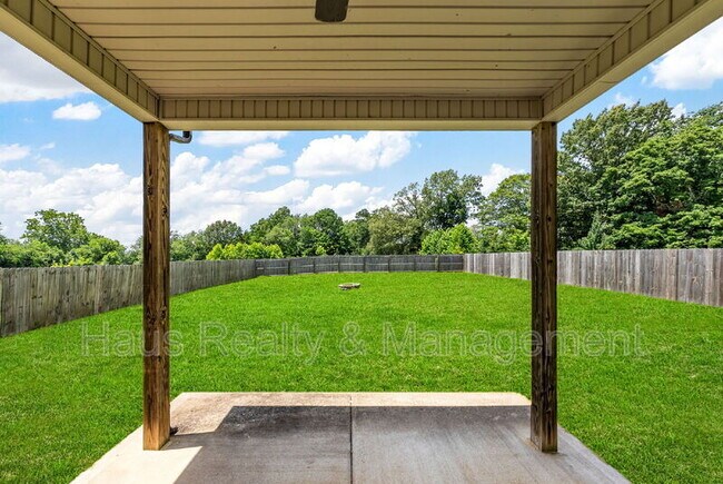 Foto del edificio - 112 Sycamore Hill Dr