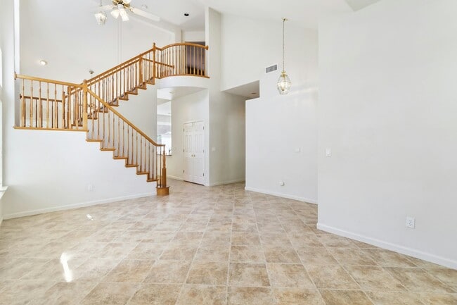 Building Photo - 2932 Prado Ln