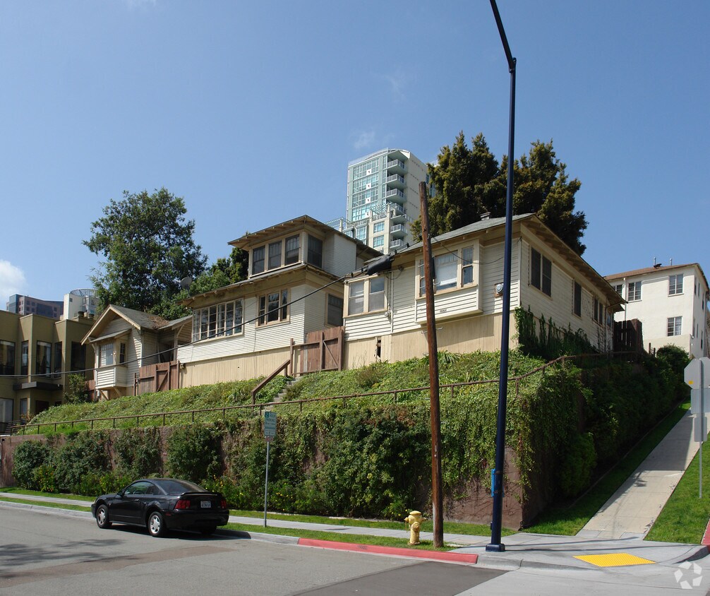 Building Photo - 1561-1575 9th Ave