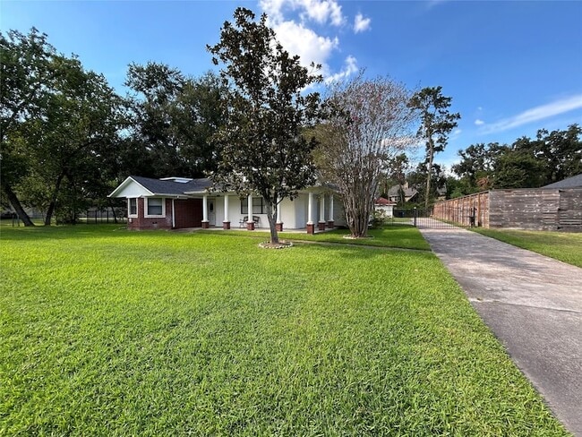 Building Photo - 2418 Prentice Rd
