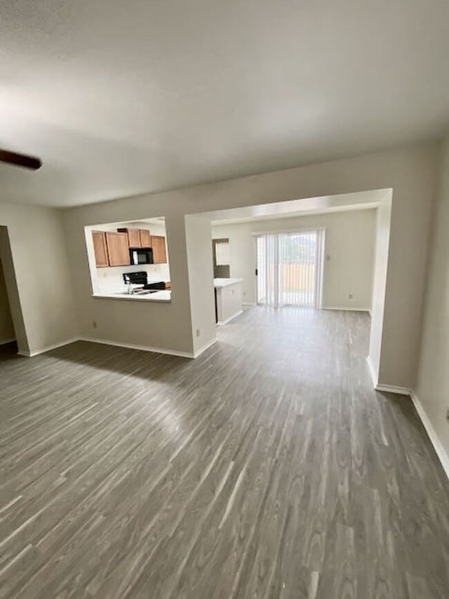 Building Photo - Everstone Creek - Northwest Area