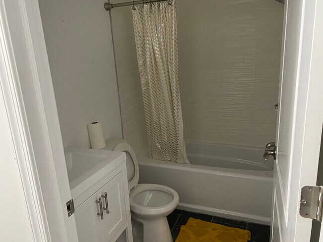 Bathroom - 2609 Germantown Ave