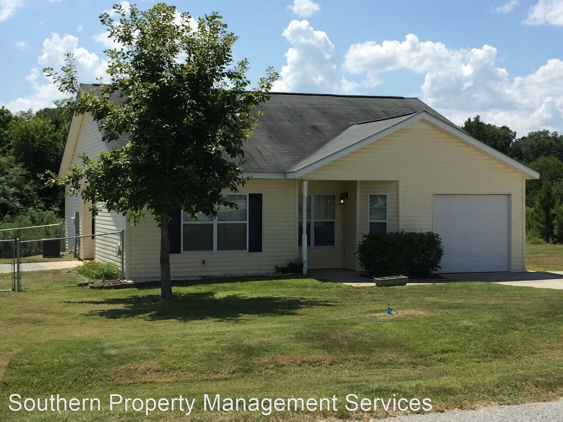 3 br, 2 bath House 5012 Scotch Pine Ave House for Rent in