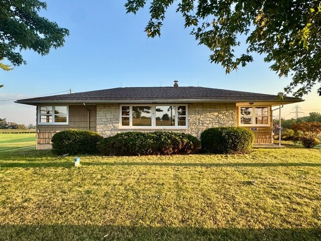 Building Photo - 3 bedroom Home, Buchanan, Country Setting