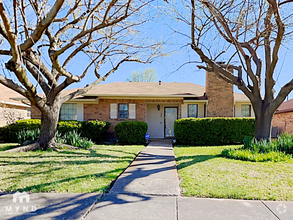 Building Photo - 405 Stoneybrook Dr