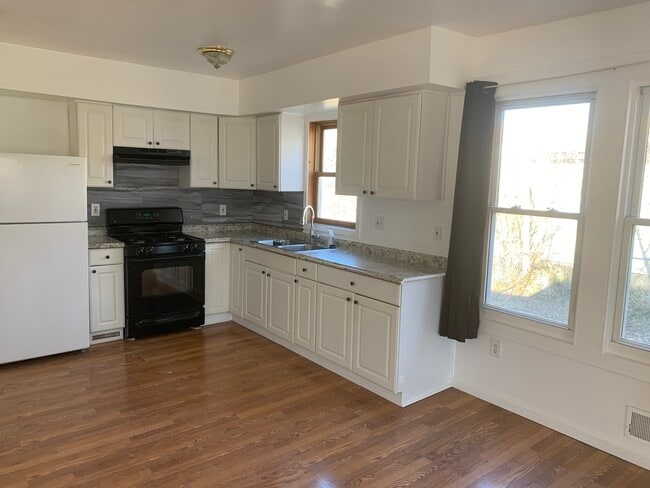 Building Photo - 23123 Stauber Ave