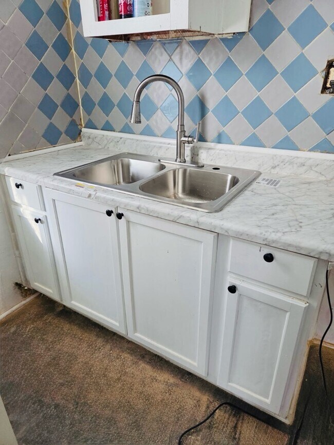 Foto del edificio - 811 Baker St