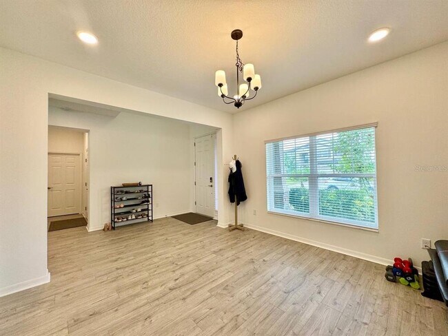 Building Photo - 5732 Newberry Pnes Ave