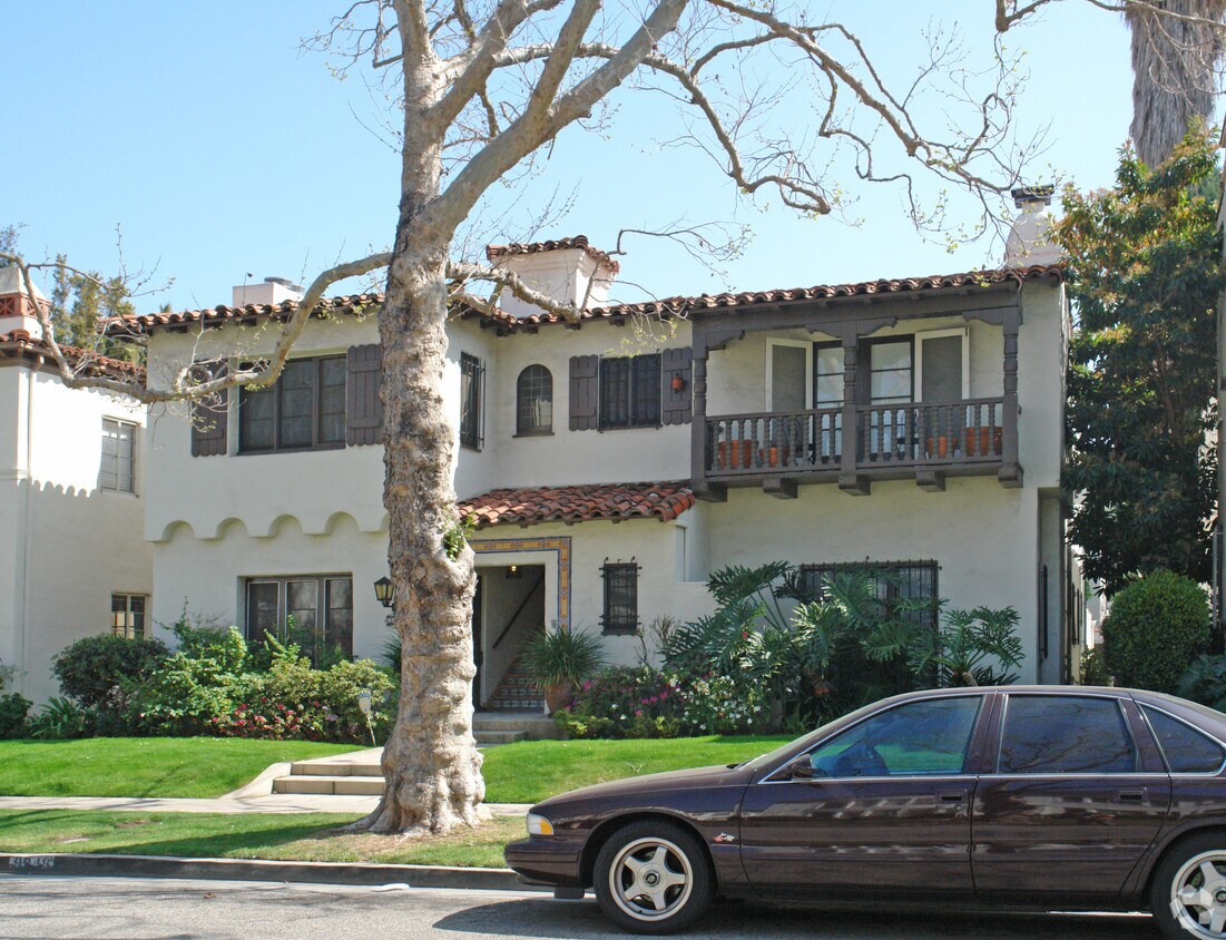 Primary Photo - 9948 Robbins Dr