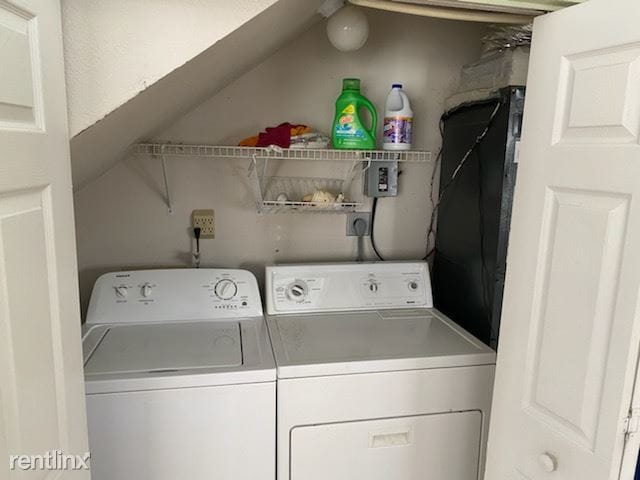 Foto del edificio - 2 br, 2 bath Townhome - 2541 Golden Park Ln