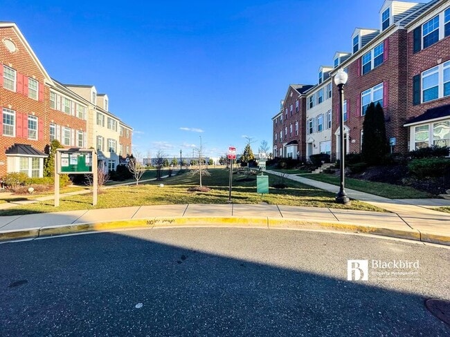 Building Photo - 3815 Hansberry Ct NE