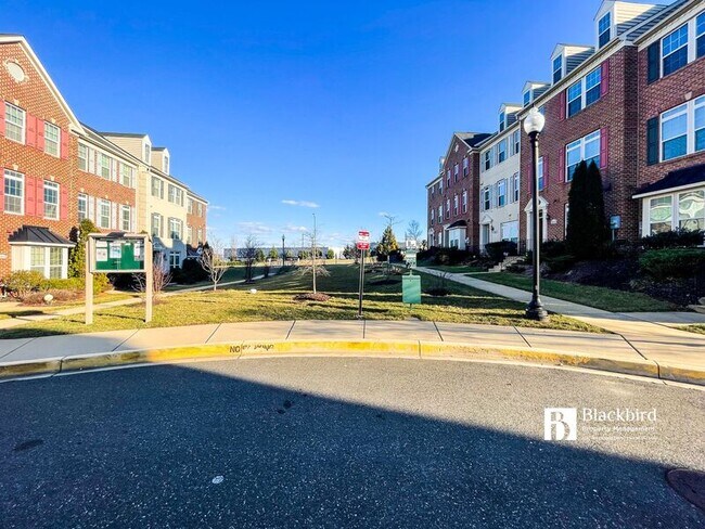 Foto del edificio - 3815 Hansberry Ct NE