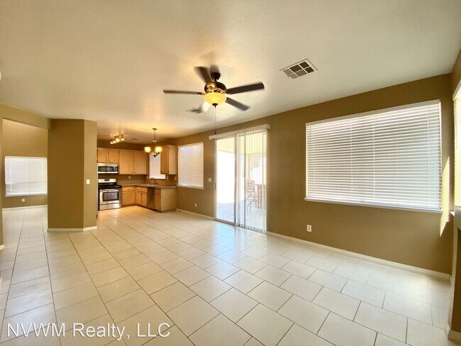 Foto del edificio - 3 br, 3 bath House - 265 Lilium St
