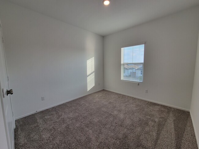 Foto del edificio - 1609 Cobblecrest Ln