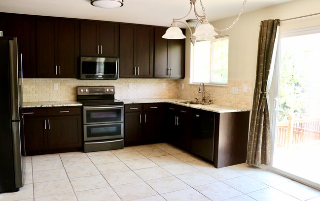 Building Photo - 4822 Tarcoola Ln