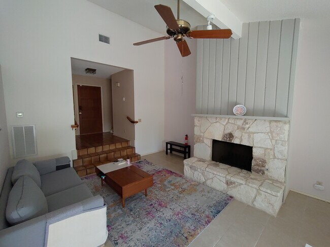 Foto del edificio - 2904 Spring Bend St