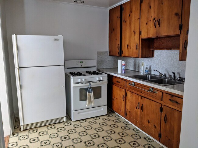 Foto del edificio - 3010 Midway Court