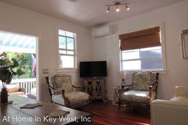 Building Photo - 2 br, 2 bath House - 907 South Street