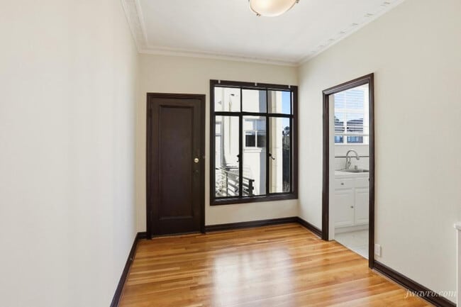 Foto del edificio - 1695 North Point St