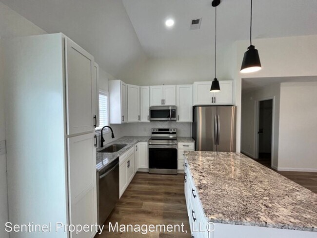 Building Photo - 4 br, 3 bath House - 208 Franklin Square