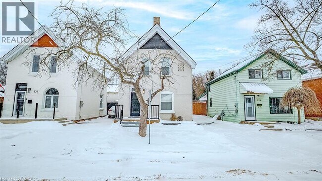 Photo du bâtiment - 128 Cayuga St