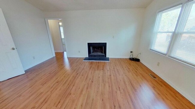 Building Photo - 2102 Wentworth Ct