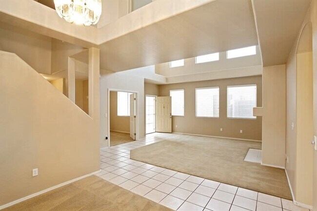 Foto del edificio - 1443 E South Fork Dr