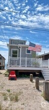Building Photo - 31 Shoreline Dr