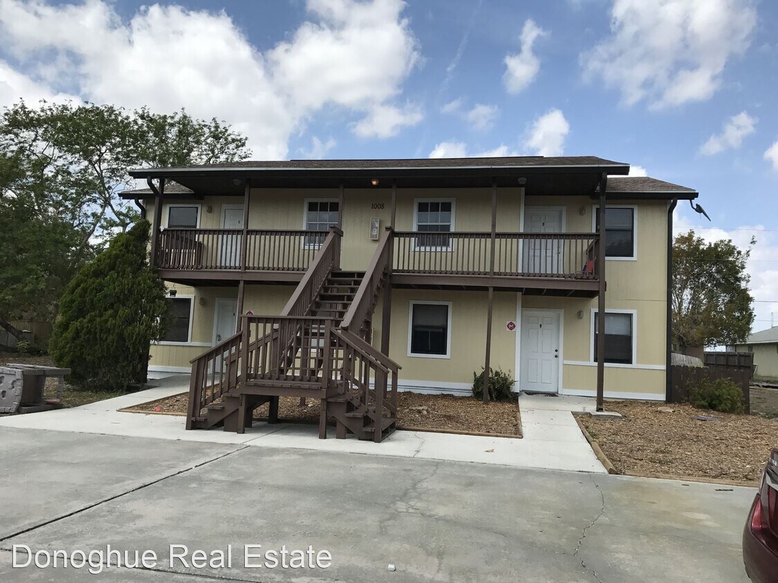 1008 SE 9th Ct, Cape Coral, FL 33990 Room for Rent in Cape Coral, FL