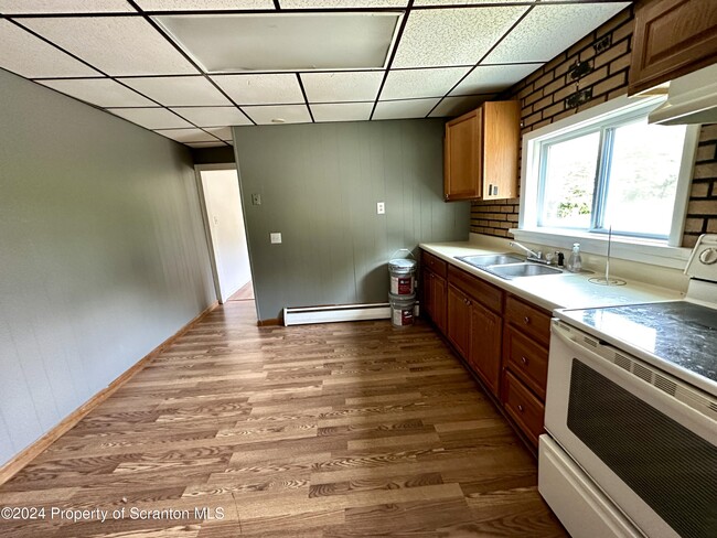 Building Photo - 320 Morse Ave