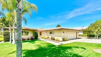 Building Photo - 3013 Lakemont Dr