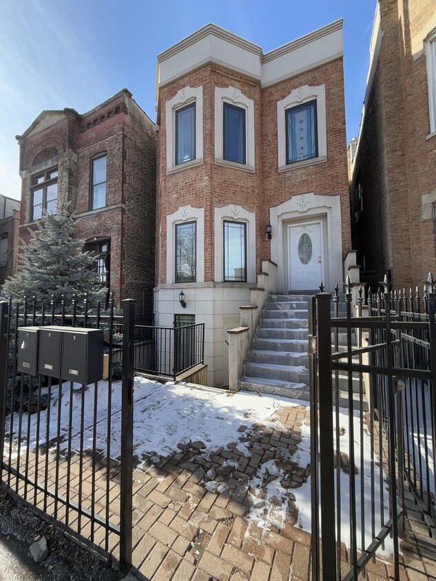 Foto principal - 930 S Leavitt St