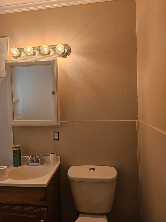 Foto del edificio - 641 Yates St NE