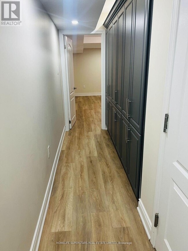 Photo du bâtiment - 17 Speckled Alder St.