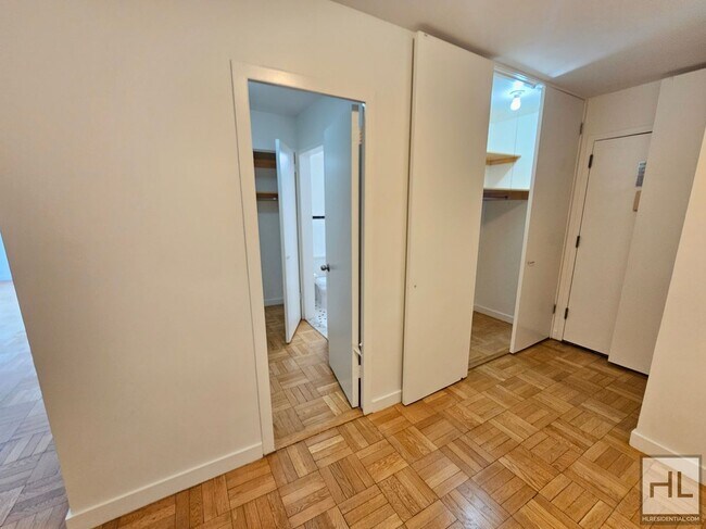 Foto del edificio - 15th Floor Studio Apartment Near Union Squ...