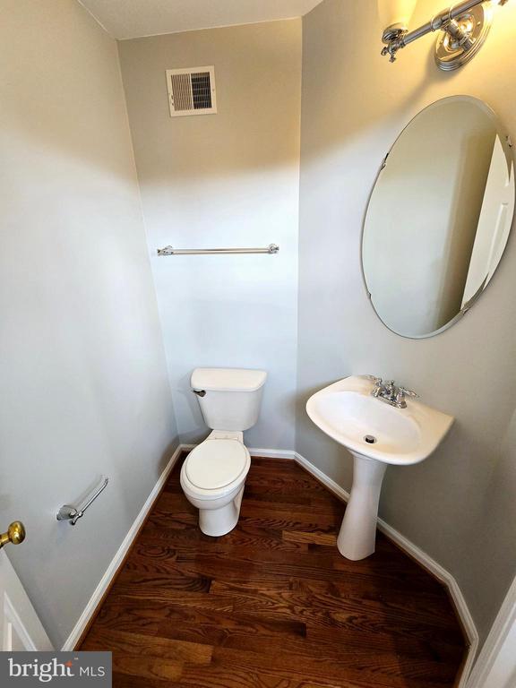 Foto del edificio - 9302 Indian Trail Way