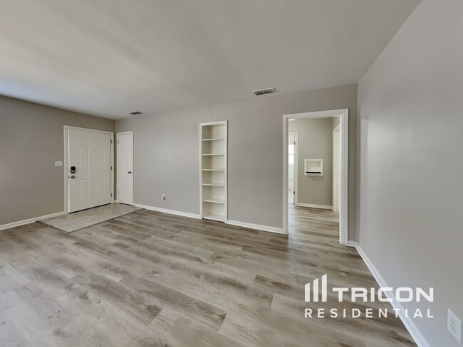 Foto del edificio - 1617 Mockingbird Ln