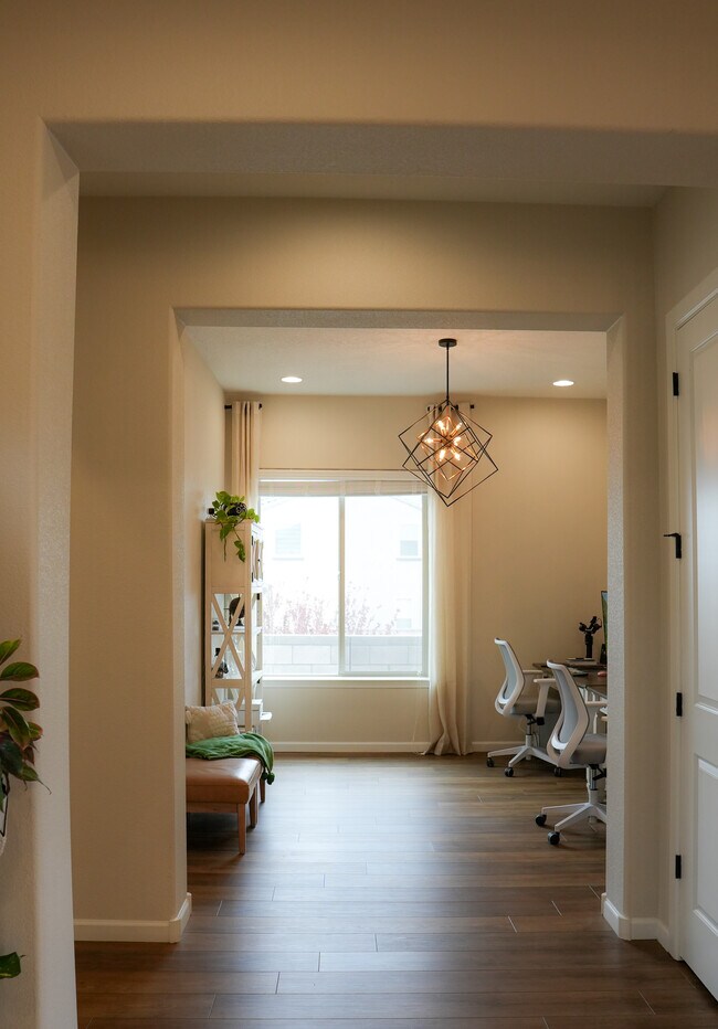 Foto del edificio - 12000 Bear Valley Ln NW