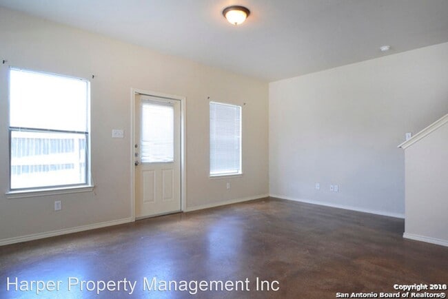 Building Photo - 3 br, 2.5 bath House - 7230 Golf Way Unit 1