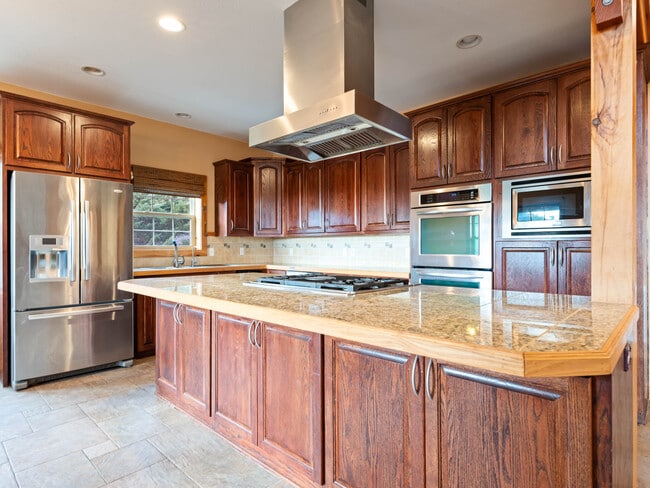 Building Photo - 452 Lotawatah Dr