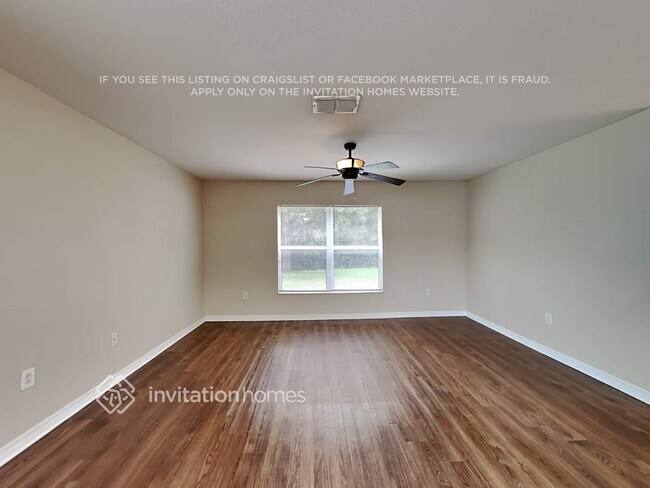Foto del edificio - 12518 Chenwood Ave