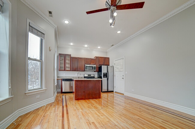 Building Photo - 4858 S Prairie Ave