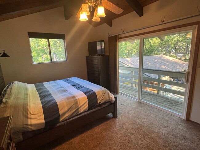 Foto del edificio - 19380 Pleasantview Dr