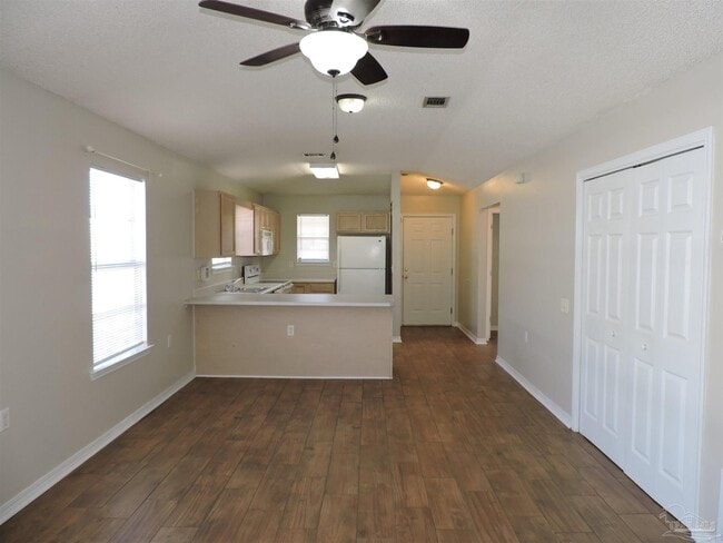 Foto del edificio - 4058 Glenway Dr