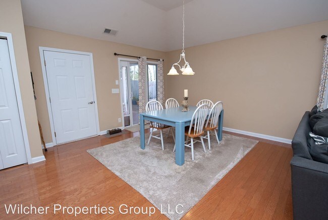 Building Photo - 511 Courtyard Way