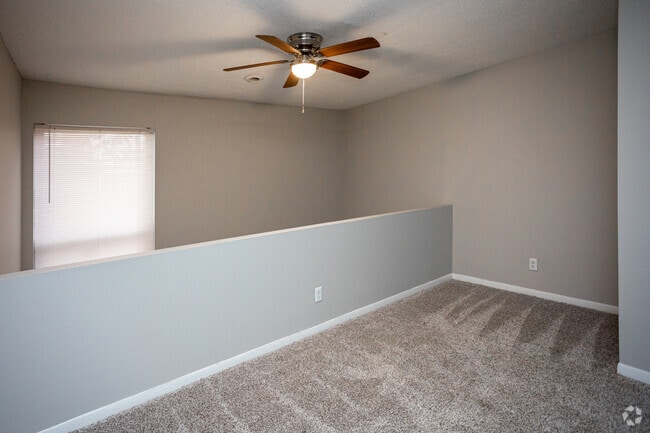 Loft, 1 BA - 790SF - The Hammond Apartments