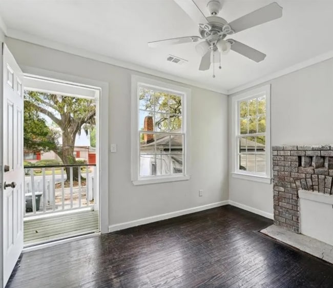 Building Photo - Charming 4BR Downtown Savannah Home with M...