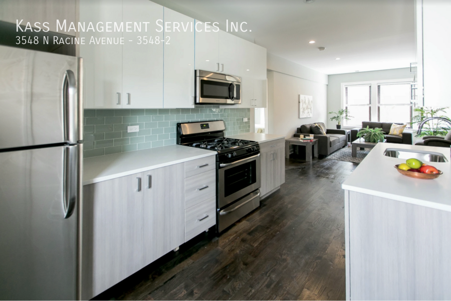 Foto principal - 3548 N Racine Ave