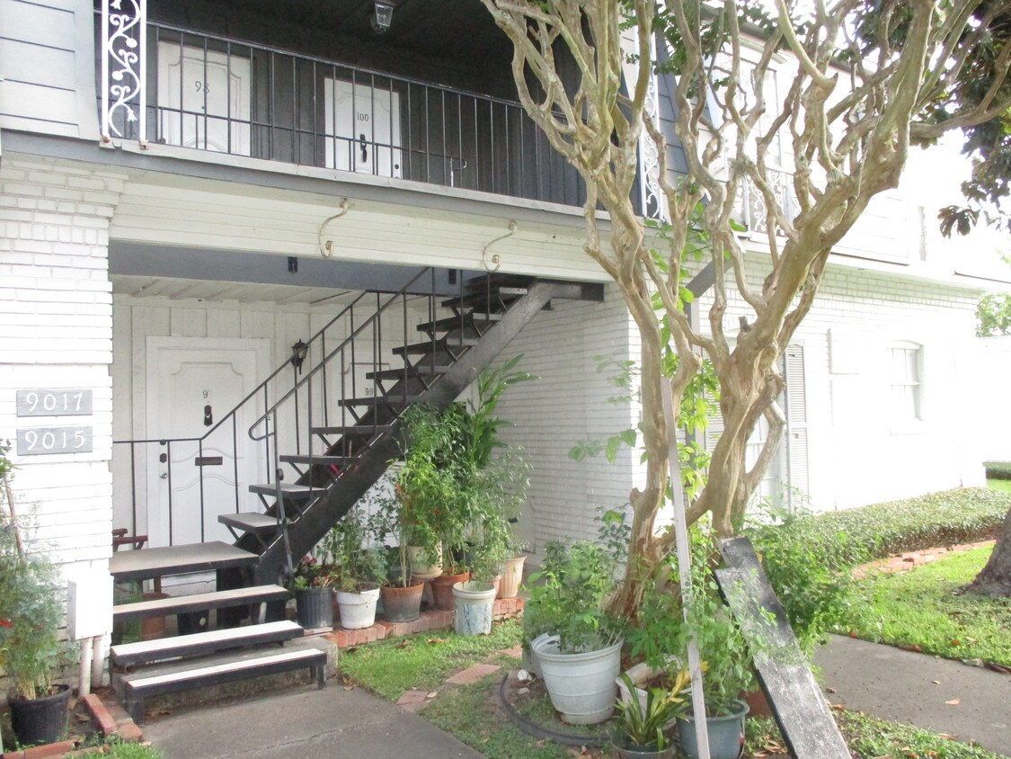 Primary Photo - 9021 Rue Cambon St