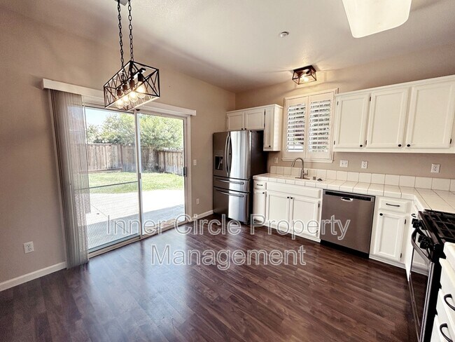 Foto del edificio - 253 Creektrail Ct